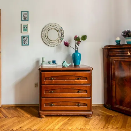 Tuz Przy Wawelu Krakau